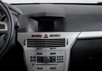 Подержанный автомобиль Opel Astra Wagon 2007 года (13 фото)