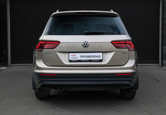 Подержанный автомобиль Volkswagen Tiguan 2018 года (5 фото)