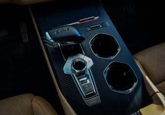 Подержанный автомобиль Changan UNI-K 2024 года (21 фото)