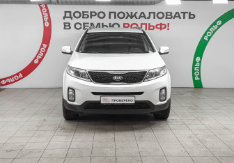 Подержанный автомобиль Kia Sorento 2014 года (2 фото)