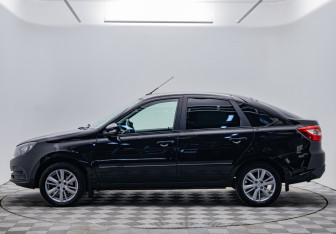 Подержанный автомобиль LADA (ВАЗ) Granta Liftback 2023 года (8 фото)