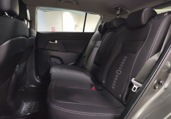 Подержанный автомобиль Kia Sportage 2012 года (11 фото)