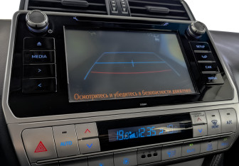 Подержанный автомобиль Toyota Land Cruiser Prado 2019 года (27 фото)