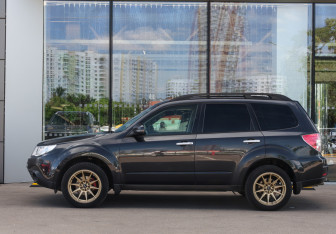 Подержанный автомобиль Subaru Forester Suv 2011 года (8 фото)