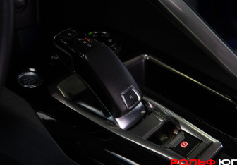 Подержанный автомобиль Peugeot 3008 2019 года (23 фото)