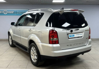 Подержанный автомобиль SsangYong Rexton 2011 года (7 фото)