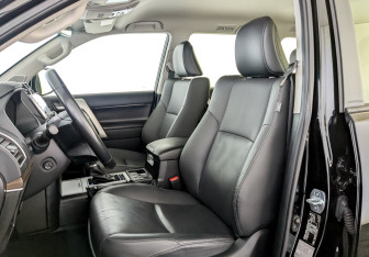 Подержанный автомобиль Toyota Land Cruiser Prado 2021 года (20 фото)