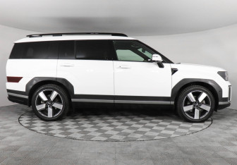 Подержанный автомобиль Hyundai Santa Fe 2024 года (4 фото)