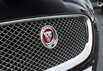 Подержанный автомобиль Jaguar XF Sedan 2014 года (36 фото)