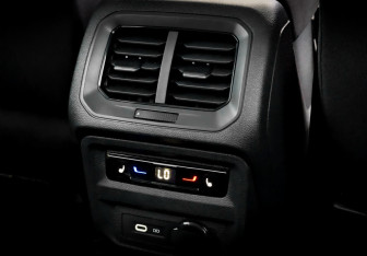 Подержанный автомобиль Volkswagen Tiguan 2021 года (29 фото)