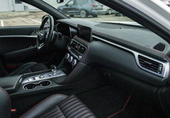 Подержанный автомобиль Genesis G70 2021 года (9 фото)