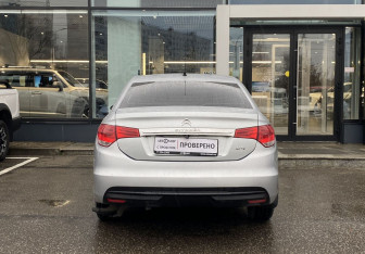 Подержанный автомобиль Citroen C4 Sedan 2013 года (6 фото)