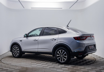Подержанный автомобиль Renault Arkana 2019 года (7 фото)