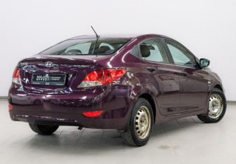 Подержанный автомобиль Hyundai Solaris Sedan 2013 года (5 фото)