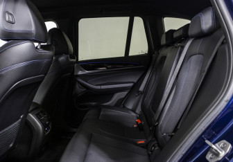 Подержанный автомобиль BMW X3 2021 года (14 фото)