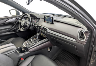Подержанный автомобиль Mazda CX-9 2018 года (11 фото)