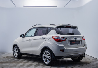 Подержанный автомобиль Changan CS35 2014 года (3 фото)