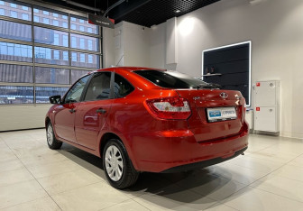 Подержанный автомобиль LADA (ВАЗ) Granta Liftback 2017 года (7 фото)