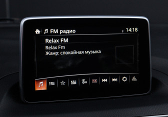 Подержанный автомобиль Mazda 3 Sedan 2014 года (15 фото)