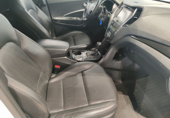 Подержанный автомобиль Hyundai Santa Fe 2013 года (9 фото)