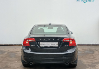 Подержанный автомобиль Volvo S60 2016 года (6 фото)