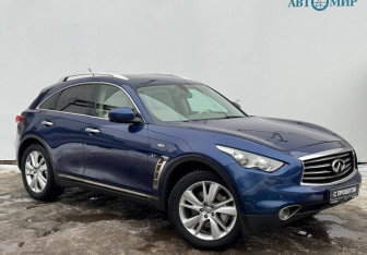 Подержанный автомобиль Infiniti QX70 2013 года (3 фото)