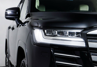 Подержанный автомобиль Toyota Land Cruiser Suv 2021 года (7 фото)