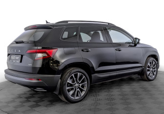 Подержанный автомобиль Skoda Karoq 2021 года (5 фото)