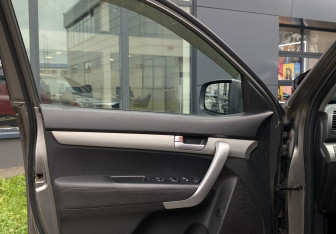 Подержанный автомобиль Kia Sorento 2011 года (16 фото)