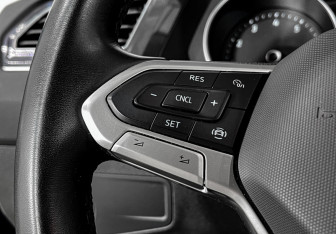 Подержанный автомобиль Volkswagen Tiguan 2021 года (23 фото)