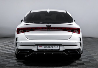 Подержанный автомобиль Kia K5 2021 года (6 фото)
