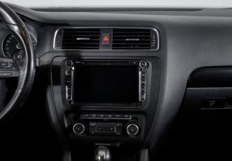 Подержанный автомобиль Volkswagen Jetta Sedan 2011 года (12 фото)