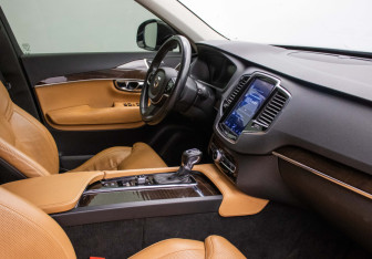Подержанный автомобиль Volvo XC90 2015 года (9 фото)