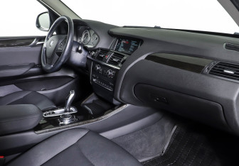 Подержанный автомобиль BMW X3 2014 года (11 фото)