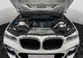 Подержанный автомобиль BMW X4 2019 года (10 фото)