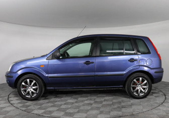 Подержанный автомобиль Ford Fusion 2005 года (8 фото)