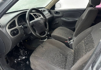 Подержанный автомобиль Chevrolet Lanos 2006 года (9 фото)