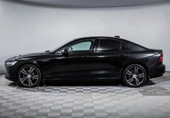 Подержанный автомобиль Volvo S60 2019 года (8 фото)