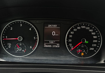 Подержанный автомобиль Volkswagen Caravelle 2018 года (14 фото)
