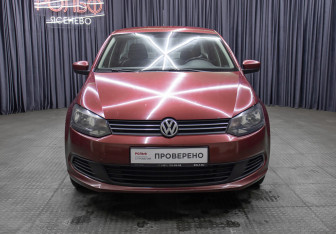 Подержанный автомобиль Volkswagen Polo Sedan 2012 года (2 фото)