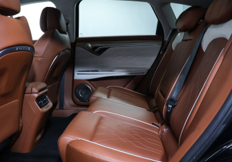 Подержанный автомобиль Voyah Free 2023 года (10 фото)