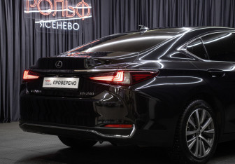 Подержанный автомобиль Lexus ES 2021 года (23 фото)