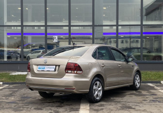 Подержанный автомобиль Volkswagen Polo Sedan 2018 года (5 фото)