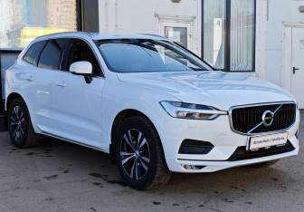 Подержанный автомобиль Volvo XC60 2020 года (3 фото)