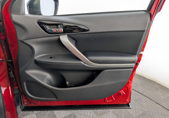 Подержанный автомобиль Mitsubishi Eclipse Cross 2019 года (24 фото)