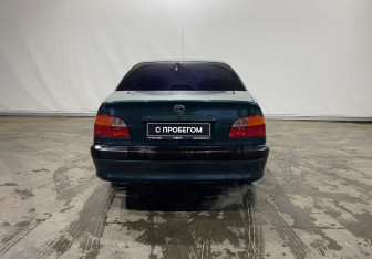 Подержанный автомобиль Toyota Avensis Sedan 1999 года (5 фото)