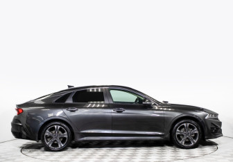 Подержанный автомобиль Kia K5 2020 года (4 фото)