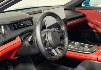 Подержанный автомобиль Xiaomi SU7 2024 года (10 фото)