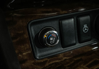 Подержанный автомобиль Nissan Patrol 2012 года (18 фото)