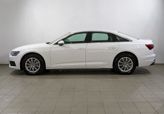 Подержанный автомобиль Audi A6 Sedan 2020 года (8 фото)